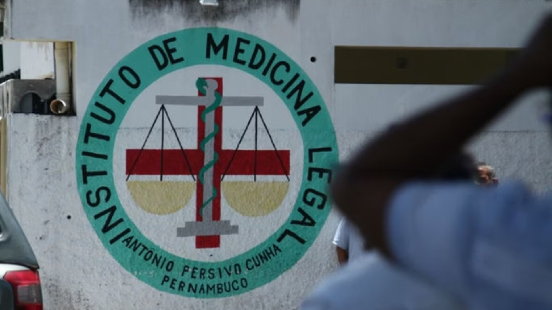 Mãe e filho são encontrados mortos em decomposição dentro de casa em Pernambuco