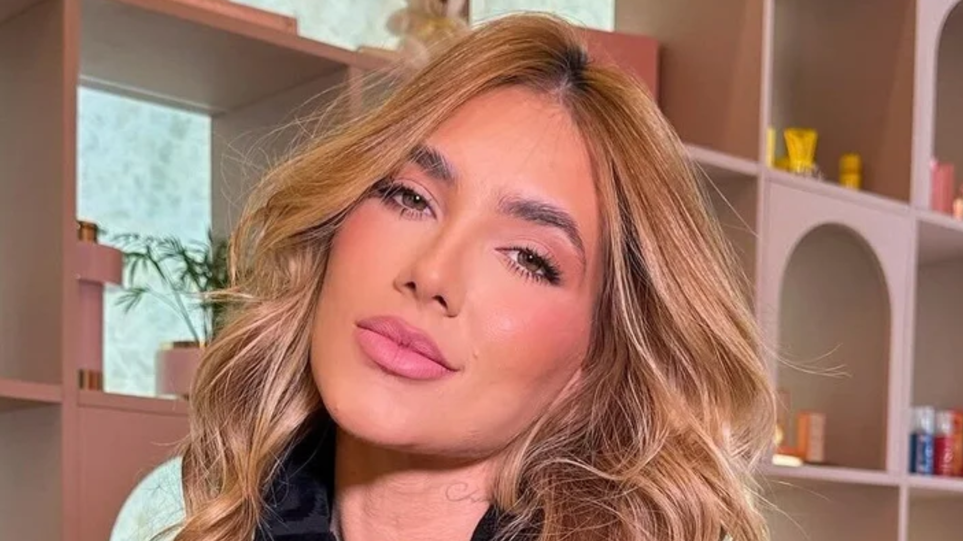 TÁ ROLANDO? Virginia Fonseca e jogador de futebol levantam suspeita de novo affair