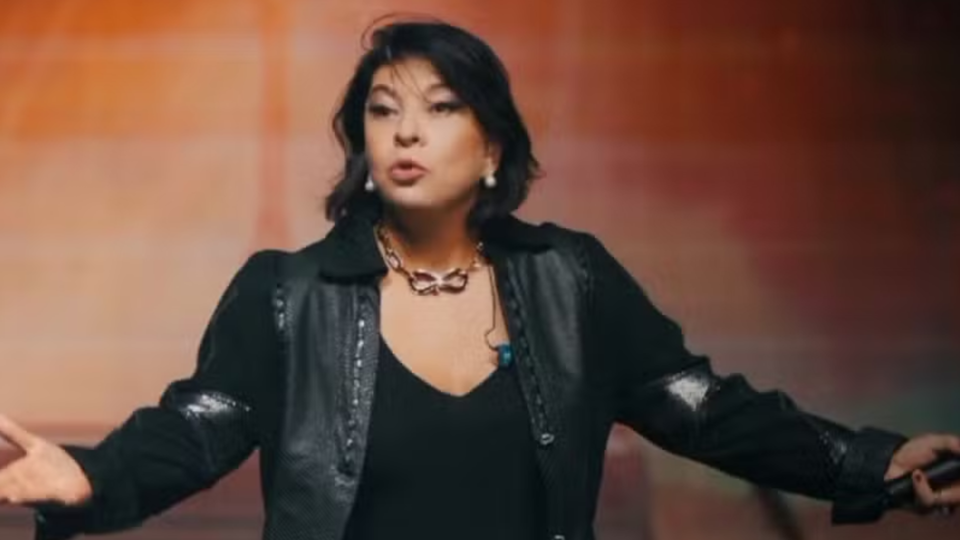 Roberta Miranda faz revelação sobre prazer entre mulheres: ‘Não é só…’