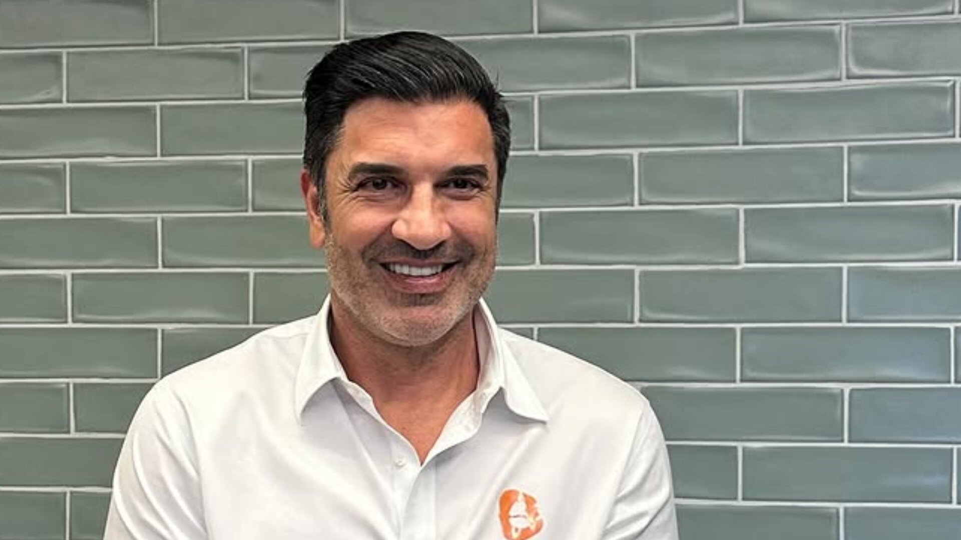 Edu Guedes é diagnosticado com câncer e passa por cirurgia; saiba o real estado de saúde do apresentador