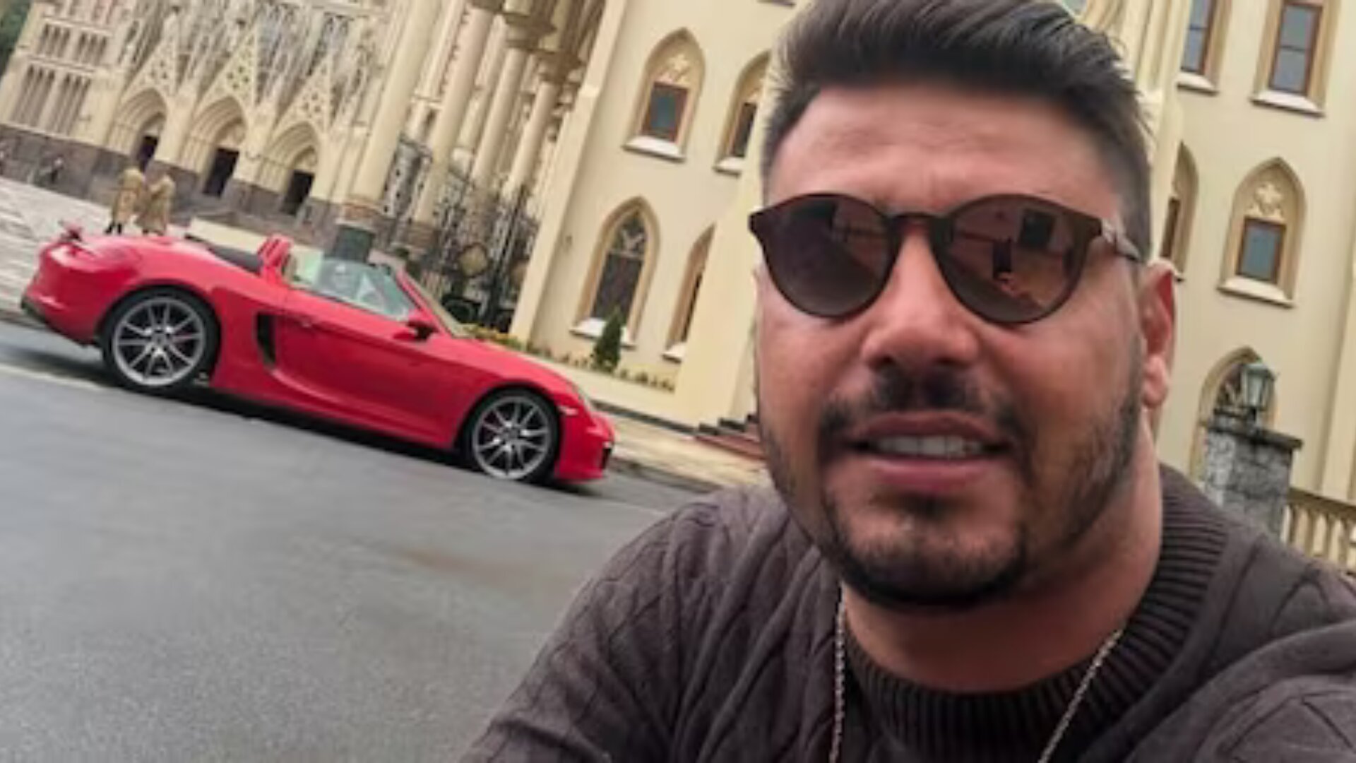 Empresário de 35 anos é morto a tiros dentro de carro de luxo em SP