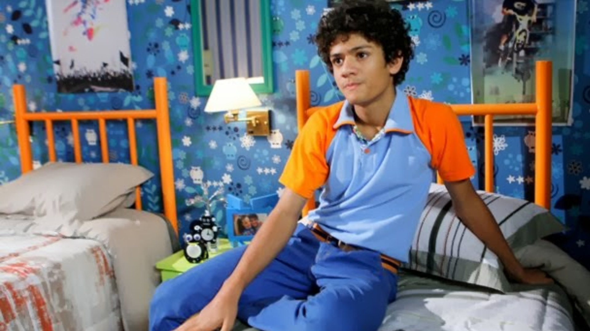 Ex-Chiquititas revela que é bissexual após beijo inesperado em amigo: ‘Me sentia atraído’