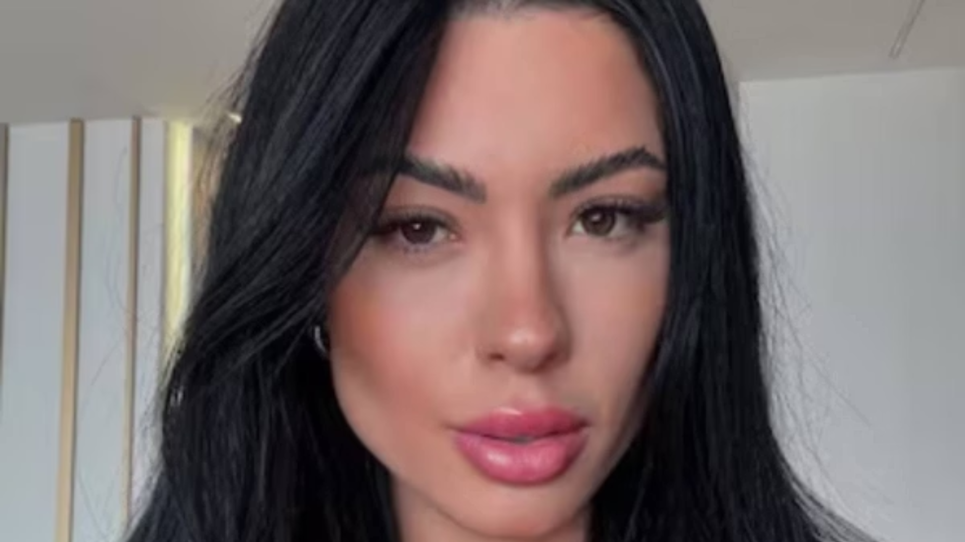 Ex de Rayane Figliuzzi detona modelo e a acusa: ‘Ela vivia alcoolizada’