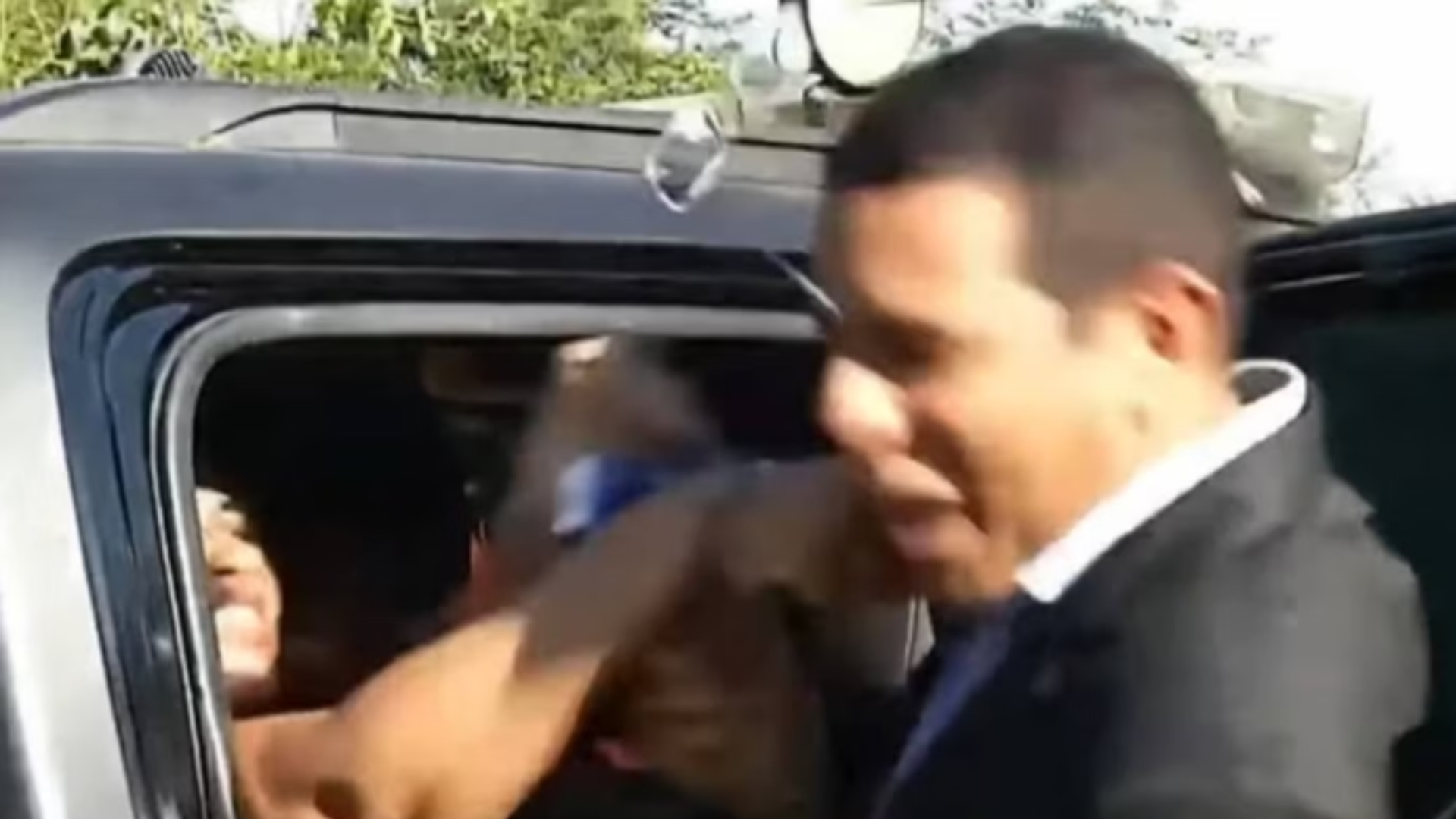 Grávida agride repórter durante cobertura de operação policial: ‘Está revoltada’