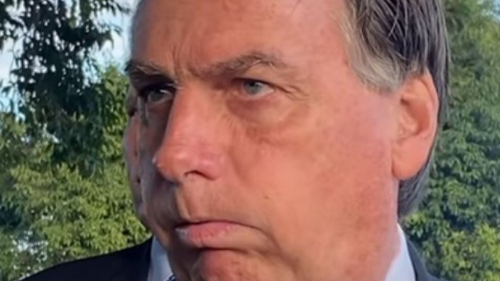 Jair Bolsonaro falta a evento e diz que está com crise de soluços e vômito: ‘Agonia’