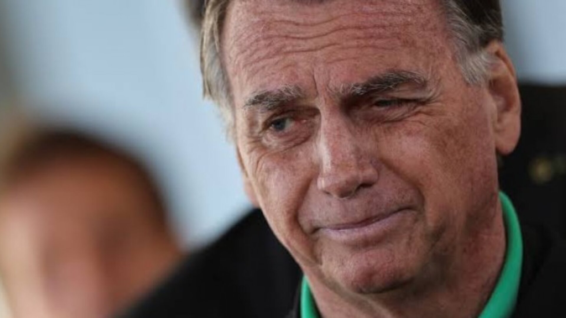 Revelação de Bolsonaro sobre pen drive vira piada na web: ‘Até a mulher…’