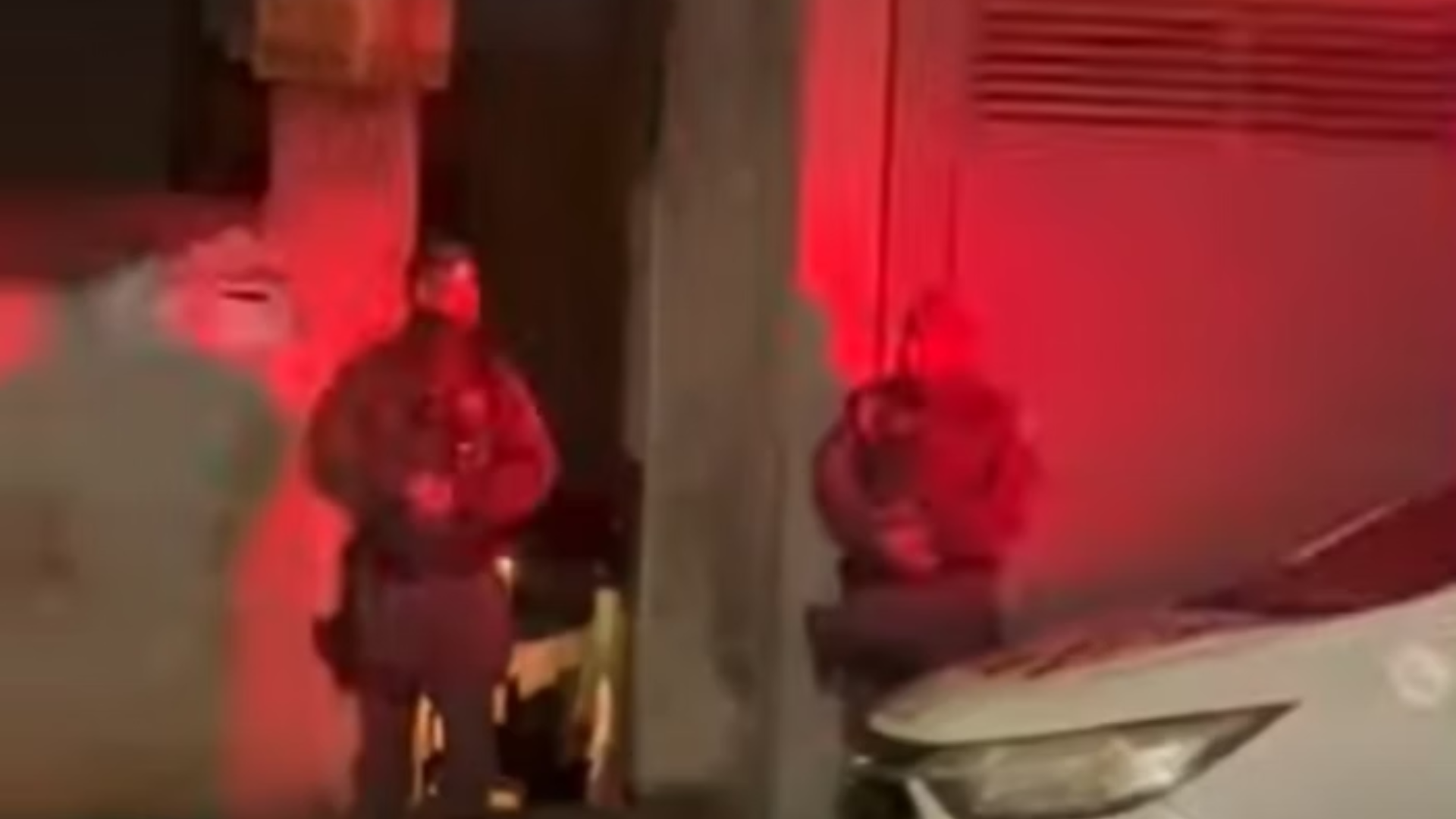 BRUTAL! Jovem de 24 anos mata a mãe a facadas e coloca fogo no corpo