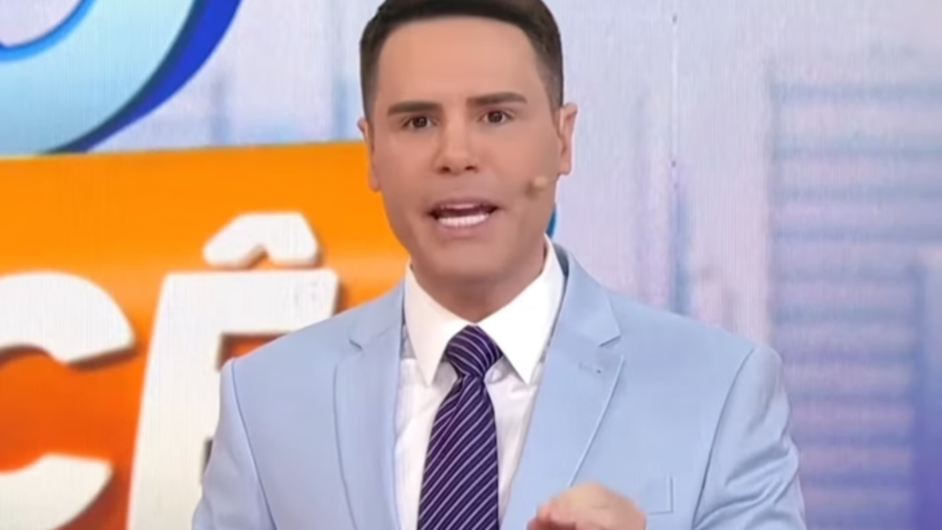 Luiz Bacci chama SBT de ‘pobre’ ao vivo em seu programa: ‘A gente não é rico igual a Record’