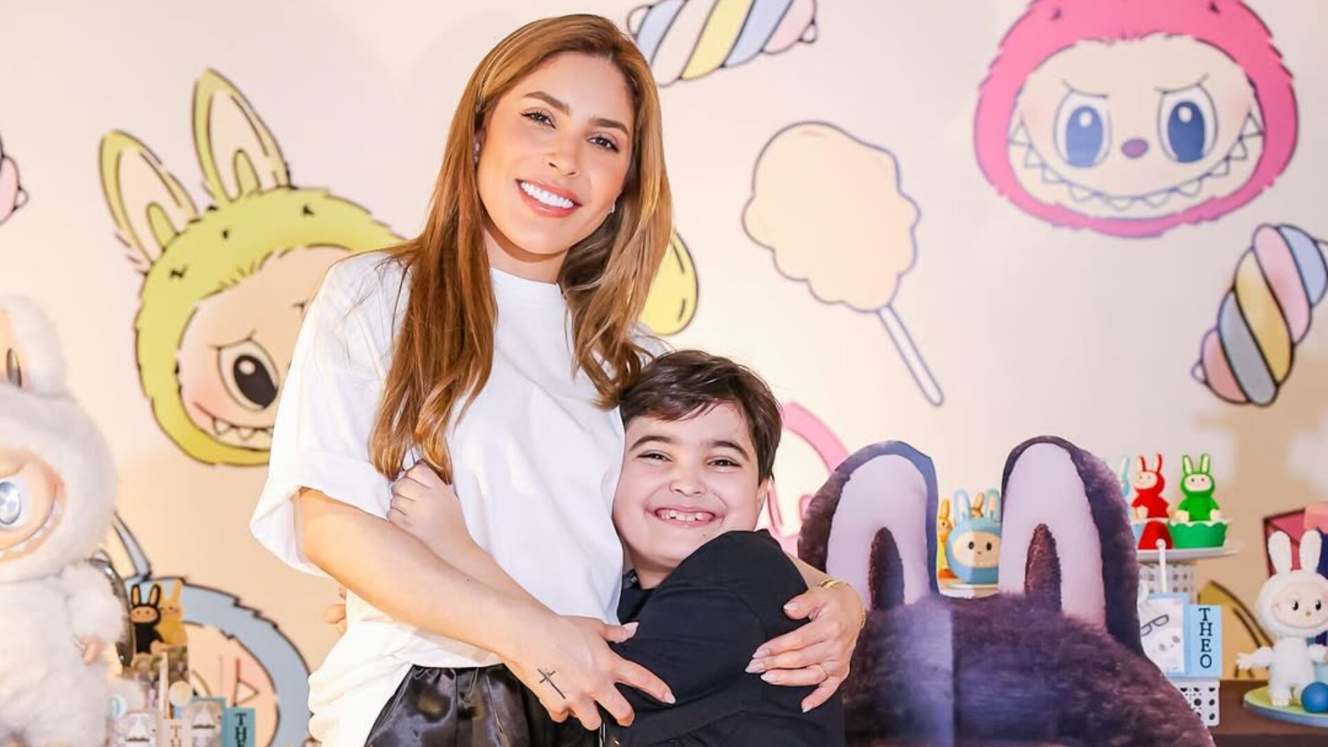 É GRAVE? Manu Bahtidão desabafa após filho ser internado em UTI