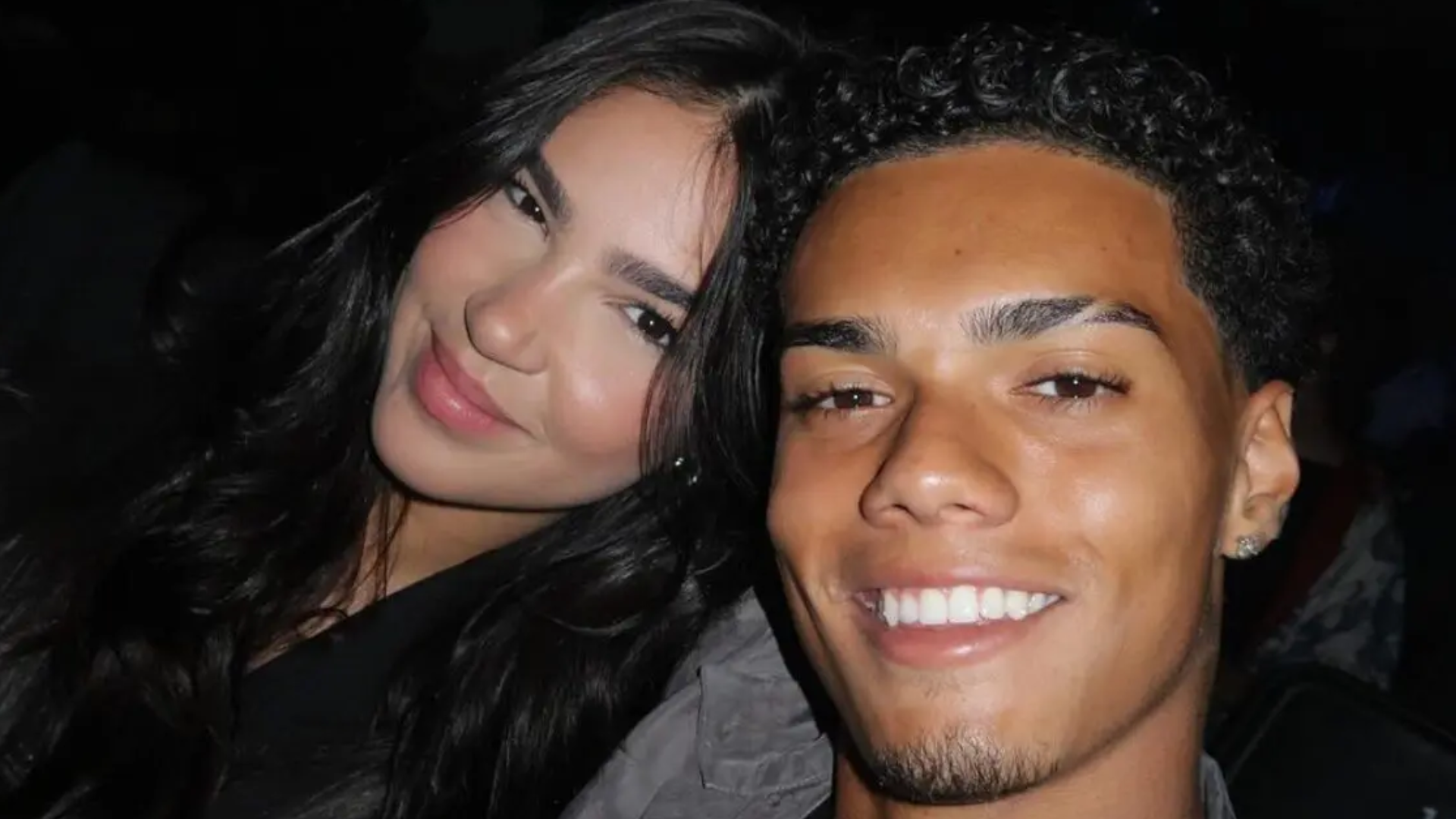 Neta de 2 meses de Ronaldinho Gaúcho aparece em clique fofo com os pezinhos à mostra
