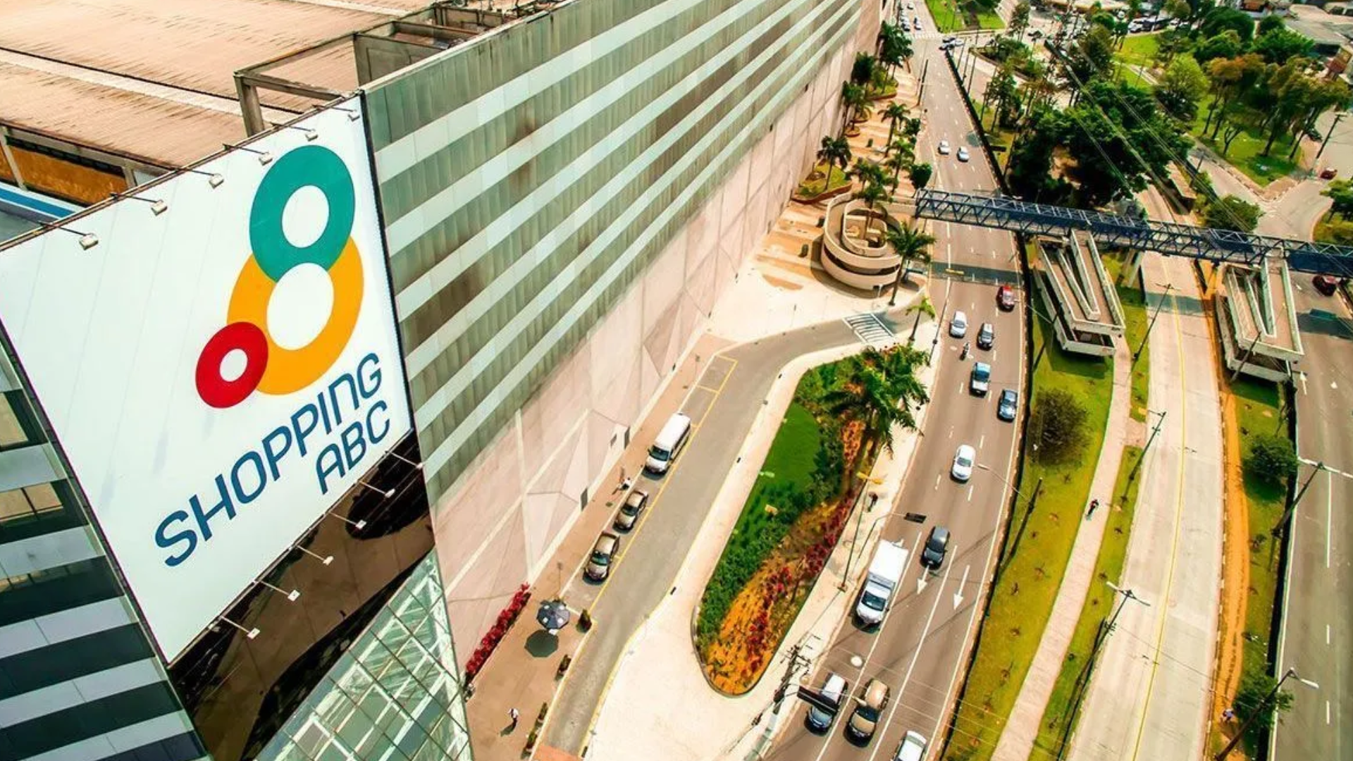Pai e filha são sequestrados dentro de estacionamento do Shopping ABC, na Grande SP
