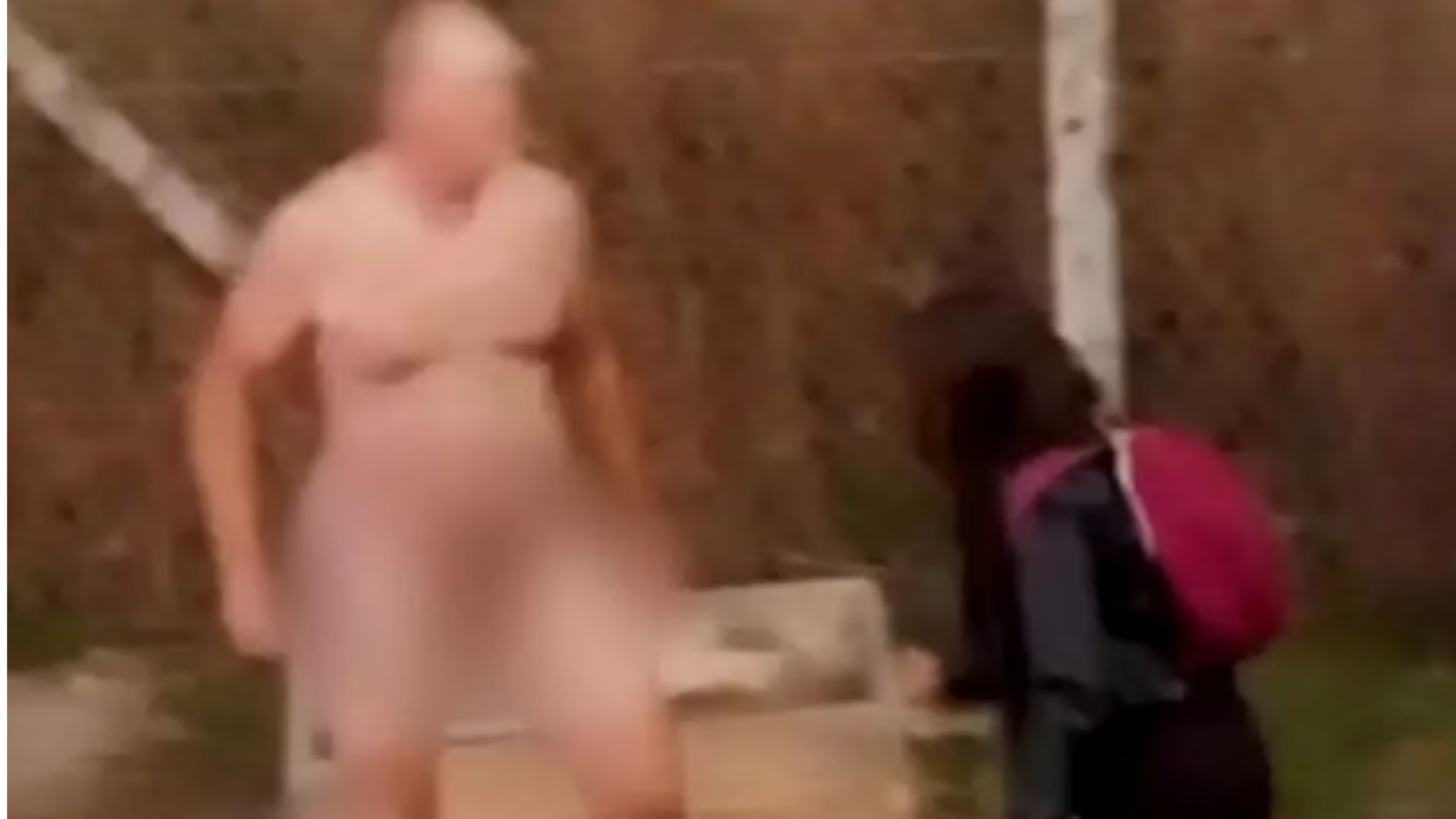 Professora é agredida por homem nu em rua de Curitiba