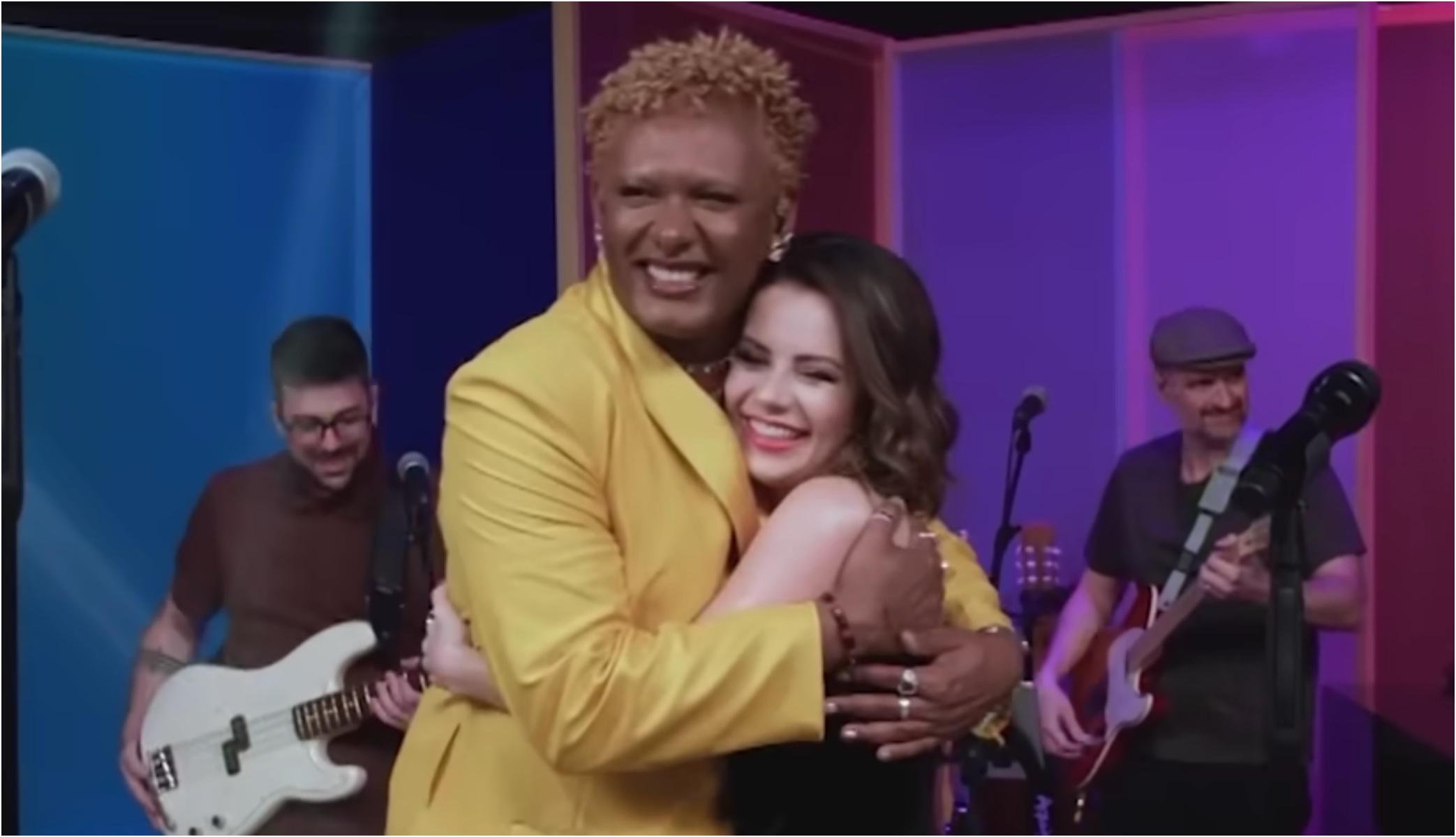 Preconceito! Sandy canta com Liniker em dueto ao vivo e divide opiniões