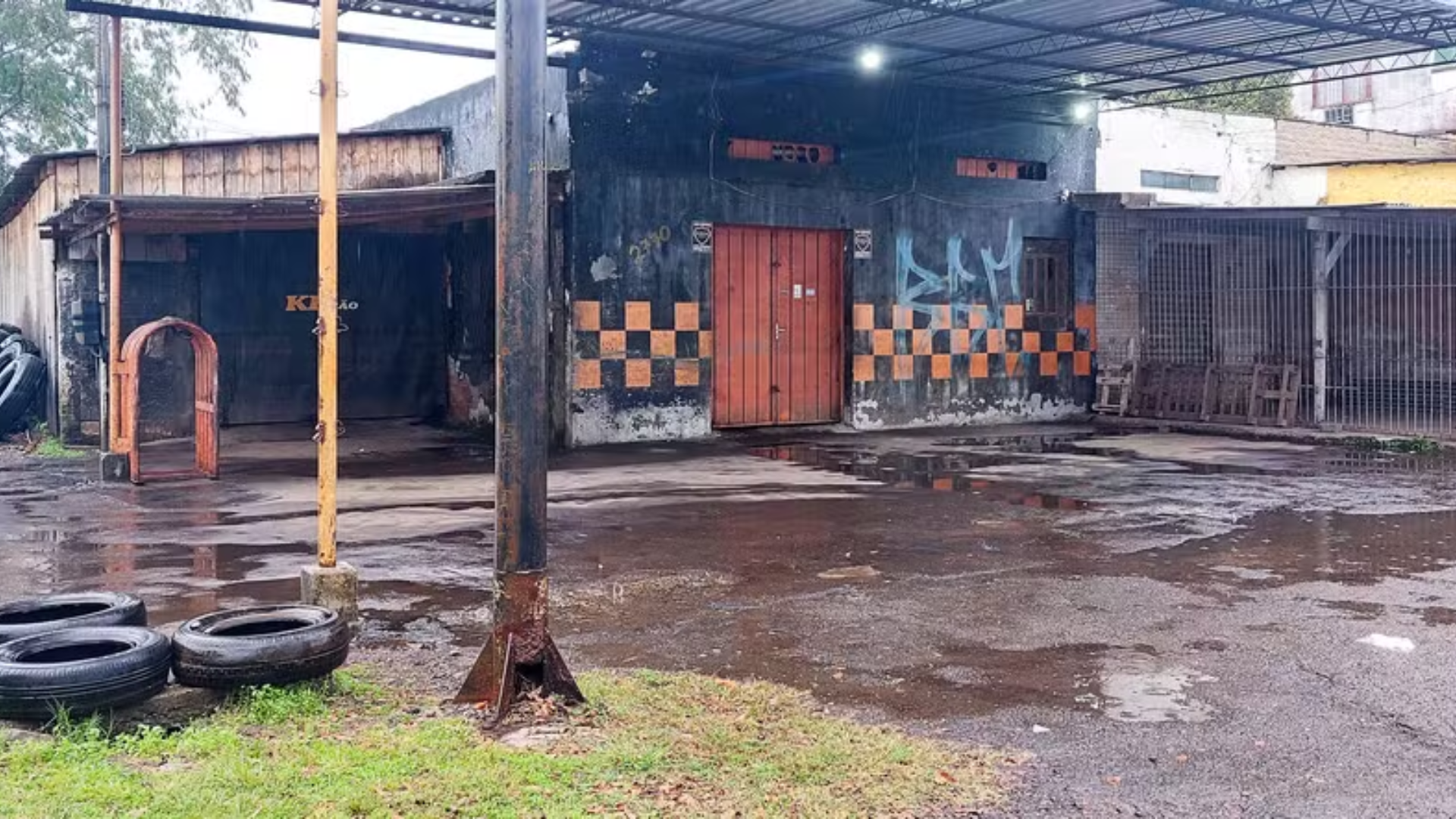 TRAGÉDIA! Homem morre em borracharia após explosão durante troca de pneu