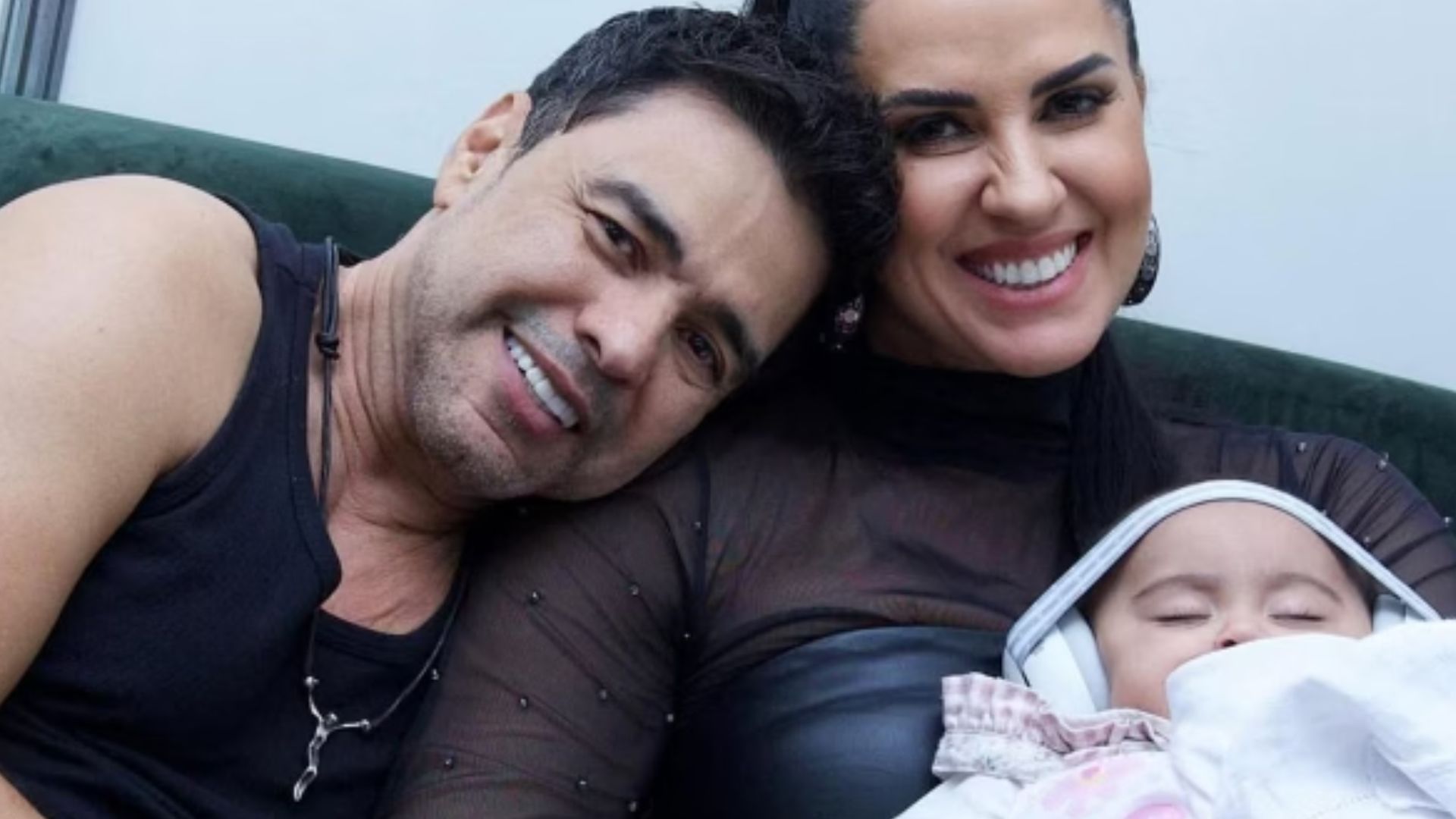 Zezé Di Camargo se apavora e envia avião às pressas para buscar Graciele e filha