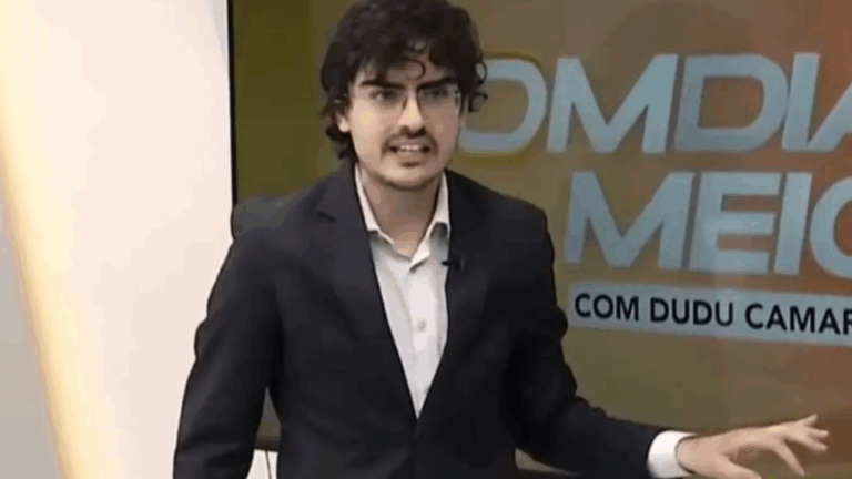 Dudu Camargo recebe críticas ao aparecer irreconhecível ao vivo