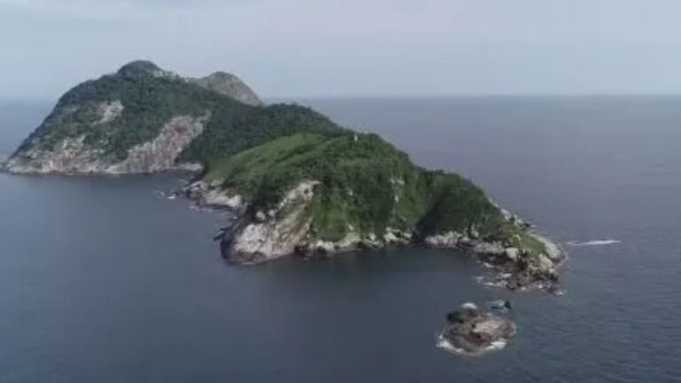 Corpo é encontrado após lancha desaparecer perto de ilha proibida em SP