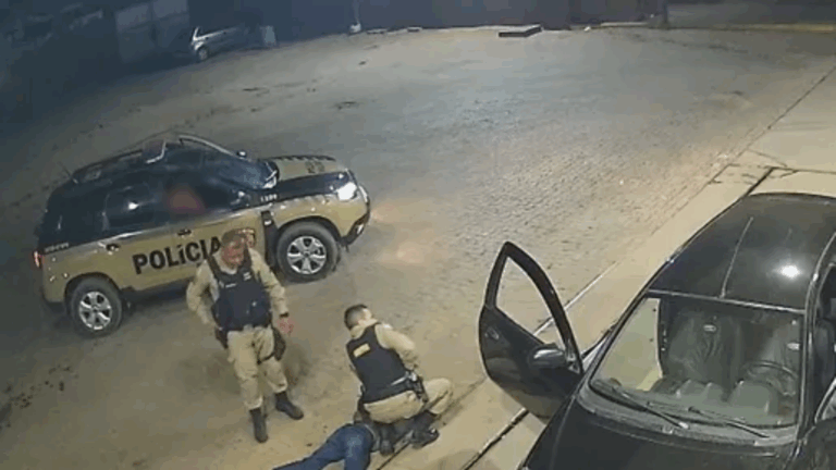Vídeo: Mulher abusada e sequestrada salta de carro e chama polícia