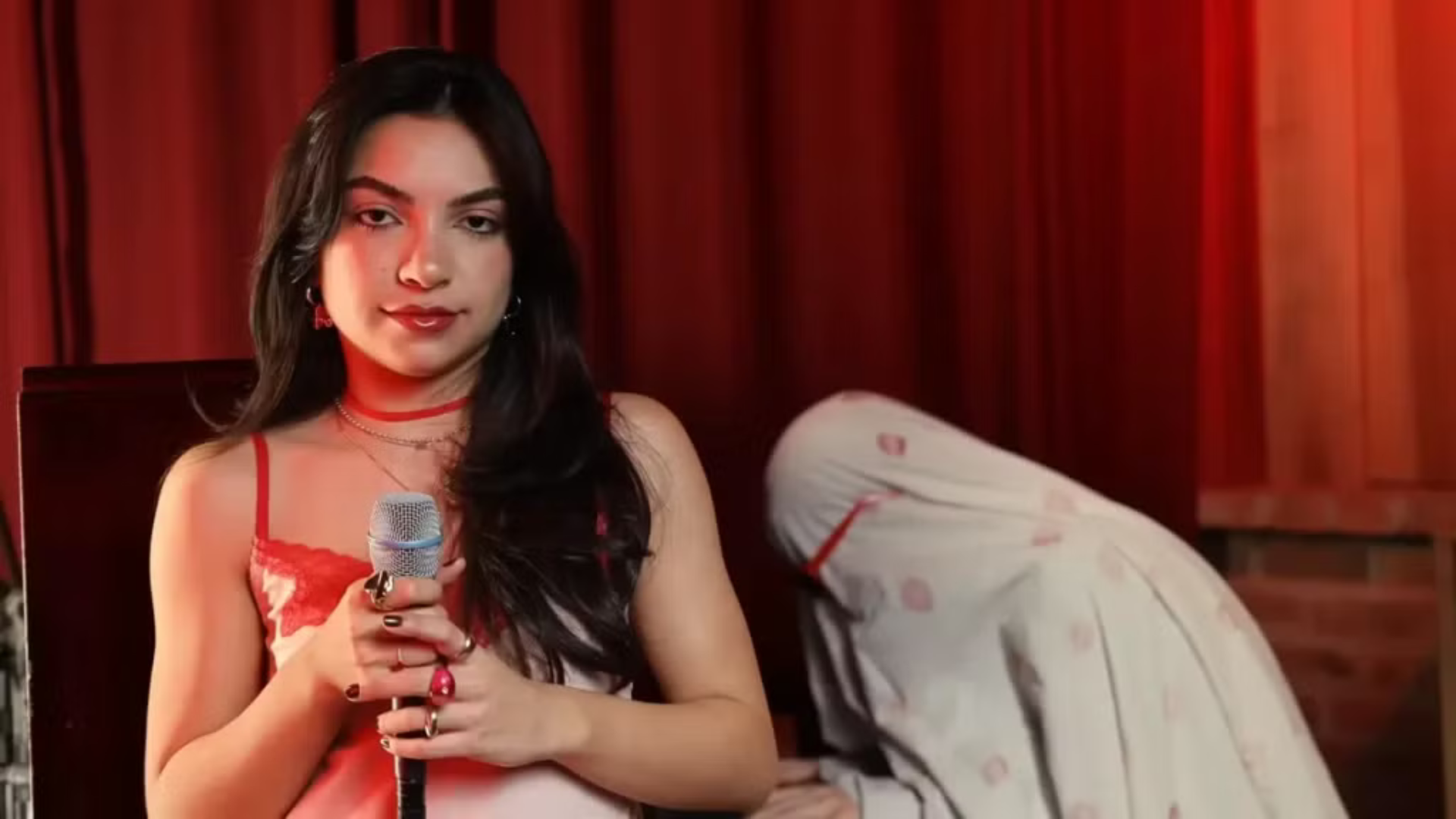 Ana Laura Lopes relembra apoio de Ana Castela em lançamento de música: ‘Divisor de águas’