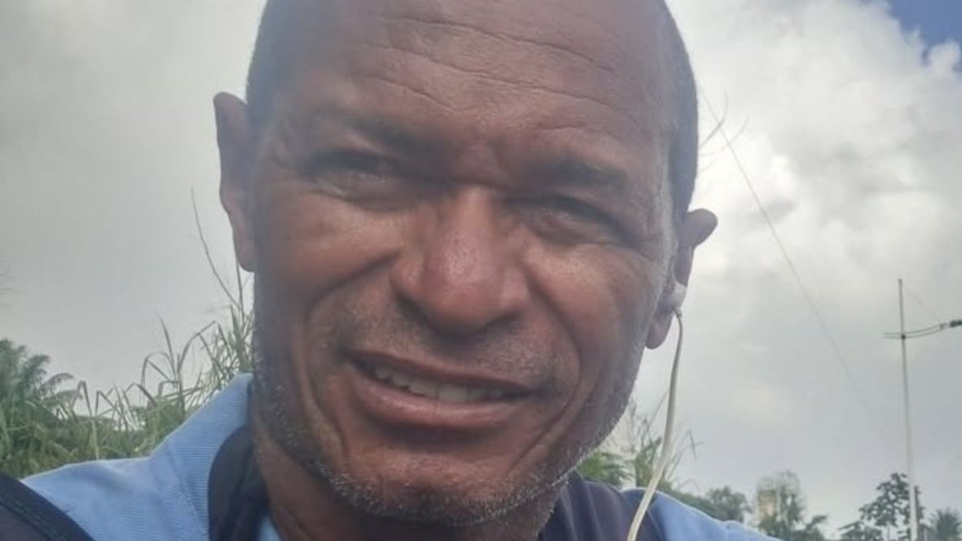 Repórter da Globo é ameaçado por traficantes durante transmissão ao vivo