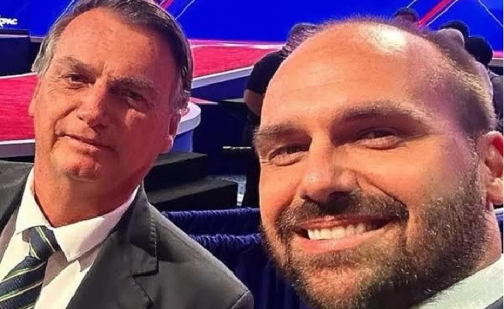 Triste, filho de Bolsonaro faz revelação no Dia dos Pais: ‘Ele não morreu…’