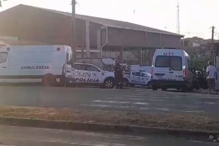 PÂNICO! Homem armado invade escola em SP; alunos se desesperam