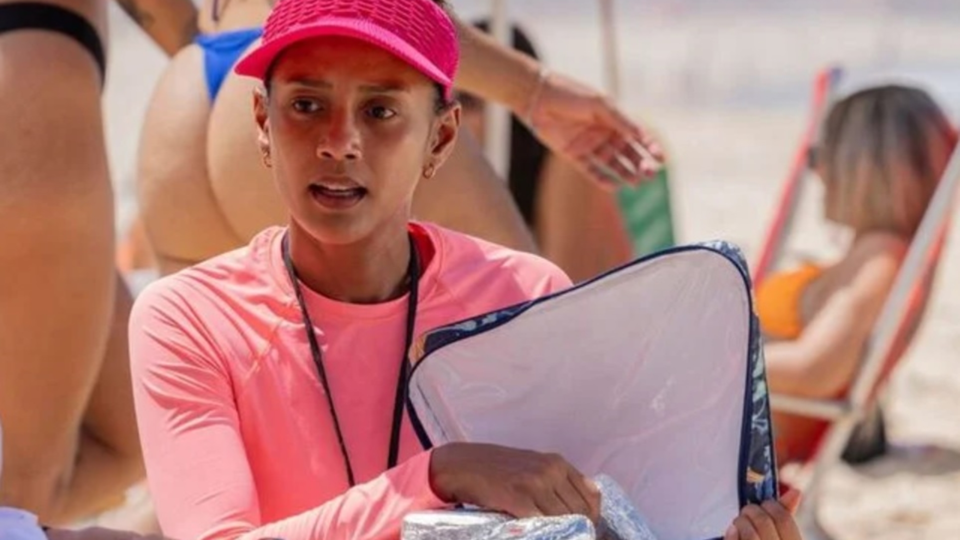 Gravação de Vale Tudo na praia entrega spoiler que revolta os fãs: ‘Não dá para defender’