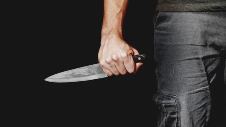 TERROR! Homem de 32 anos invade igreja e tenta matar a ex a facadas