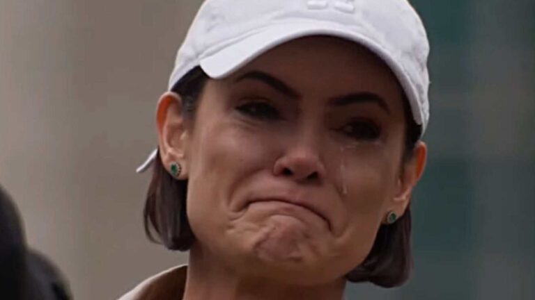 Michelle Bolsonaro se pronuncia sobre internação de Jair Bolsonaro após crise de saúde