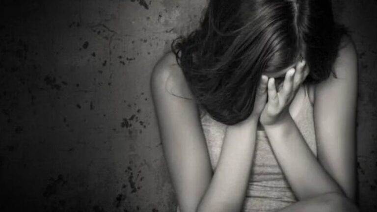 Adolescente de 16 anos é abusada e mantida em cárcere privado por 7 dias