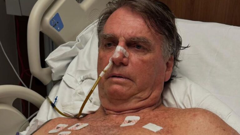URGENTE! Jair Bolsonaro passa mal e é encaminhado a hospital em Brasília