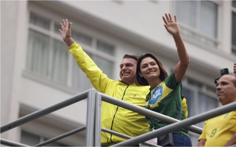 É grave? Michelle Bolsonaro expõe preocupação com saúde do ex-presidente em prisão