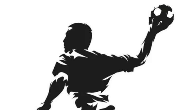 O que aconteceu? Ex-goleiro morre durante partida de futebol