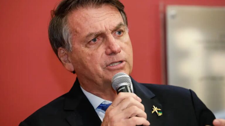 Veja qual famoso interpretará Bolsonaro em desfile na Sapucaí