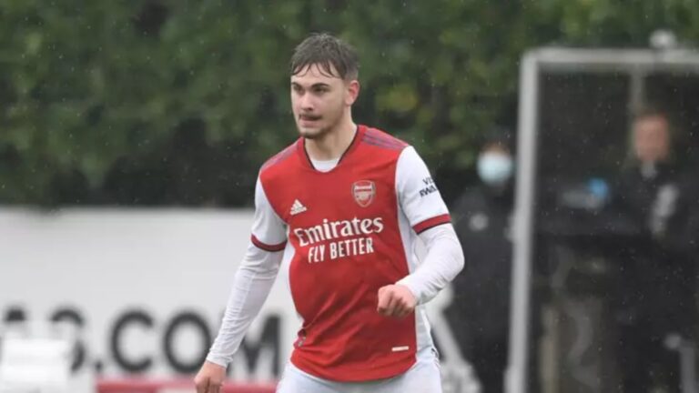 Tragédia! Jogador de 21 anos morre após sofrer lesão cerebral durante jogo