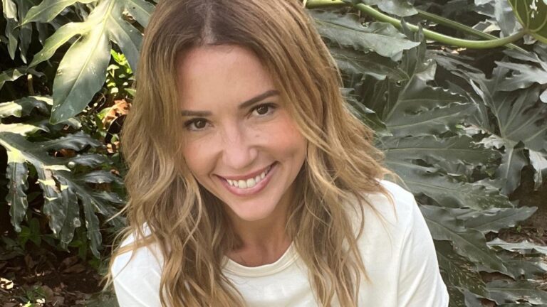 Juliana Didone curte férias com amigas e revela novos projetos