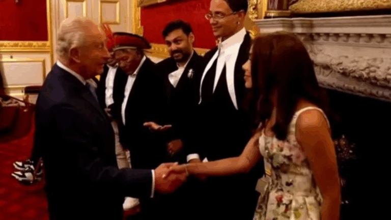 Anitta se encontra com Rei Charles III durante evento em Londres: ‘Uma honra’