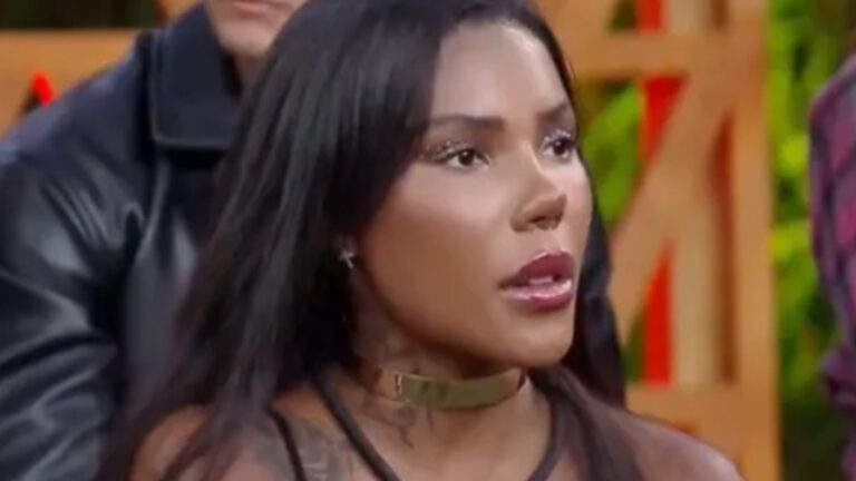 ‘A Fazenda 17’: Carol briga com rival e leva bronca de Galisteu: ‘Me respeita’