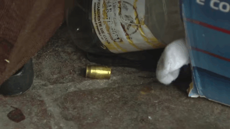 Homens em situação de rua são atacados a tiros de fuzil enquanto dormiam no Rio