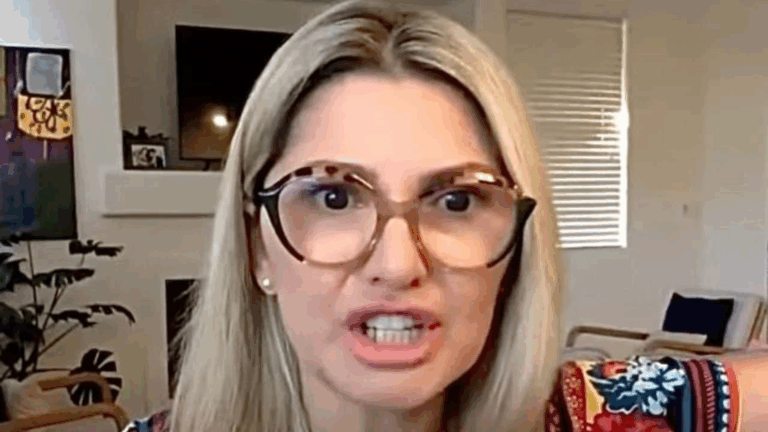 Justiça manda Antonia Fontenelle voltar ao Brasil para cumprir pena