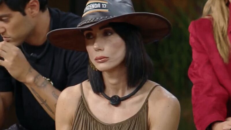 ‘A Fazenda 17’: Antes de ser eliminada, Michelle já parou a web de biquíni: ‘Senhor…’