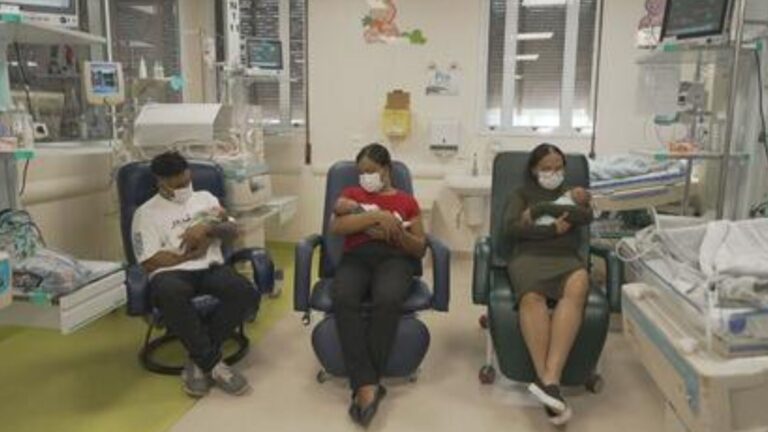 Mulher que teve trigêmeos com útero transplantado precisou ‘devolver’ órgão; entenda