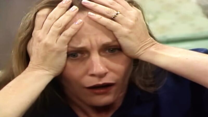 ‘A Viagem’: Estela se desespera o saber de fuga de Ismael da cadeia