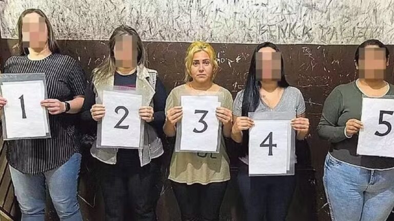 Mulher acusada de múltiplos assassinatos nega provas contundentes, apesar de confissões
