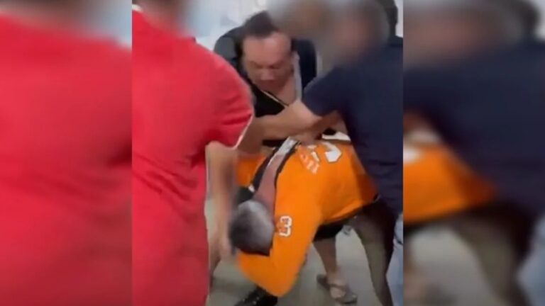 Pai agride professor após discussão sobre uso de celular em sala de aula