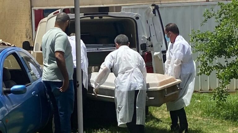 Professora é presa após confessar ter matado namorado com dezenas de golpes de tesoura