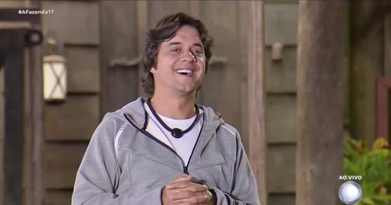 ‘A Fazenda 17’: Famoso é xingado por trás de ‘chaveirinho’
