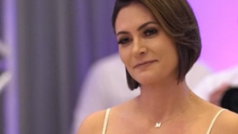 Exagerou? Roupa de Michelle Bolsonaro em evento vira assunto: ‘Nossa…’
