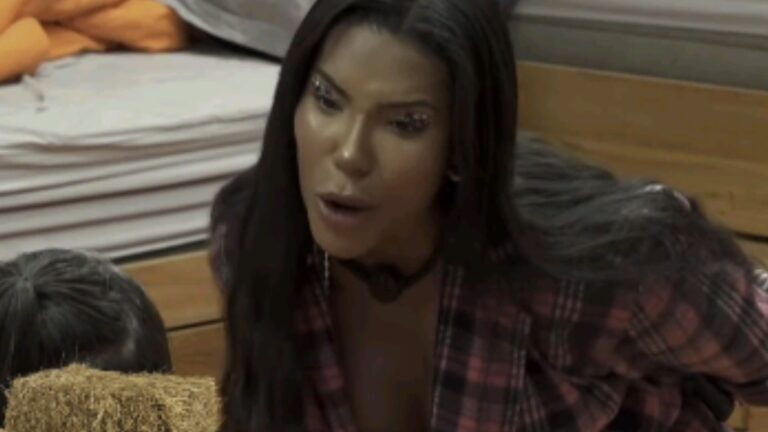 ‘A Fazenda 17’: Web se choca com imagens de Carol agredindo Duda: ‘Perversa’