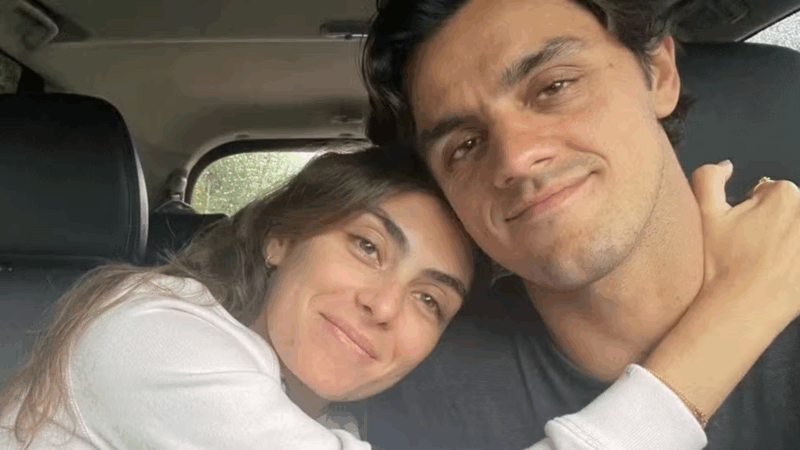 Felipe Simas comenta fala da mulher sobre orar para ele não conseguir papéis